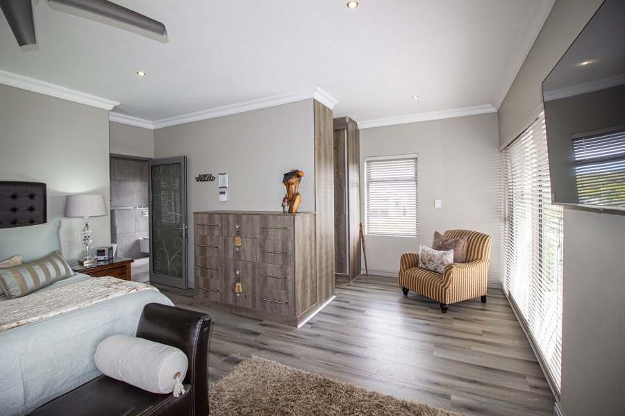 6 Bedroom Property for Sale in Kleinbaai Western Cape